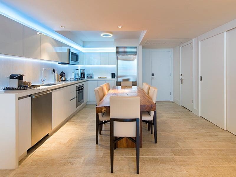 A11716533 — Miami Beach — 7
