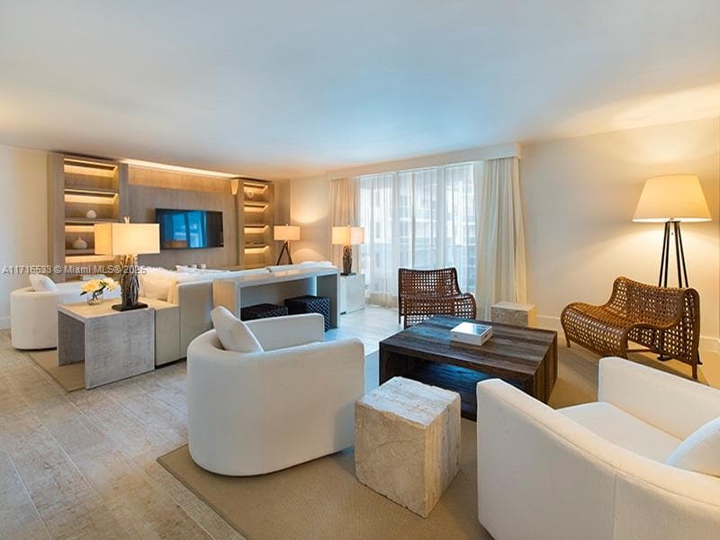 A11716533 — Miami Beach