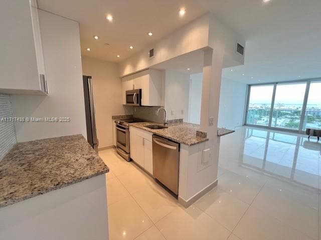 A11717438 — Miami Beach — 2