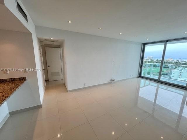 A11717438 — Miami Beach — 6