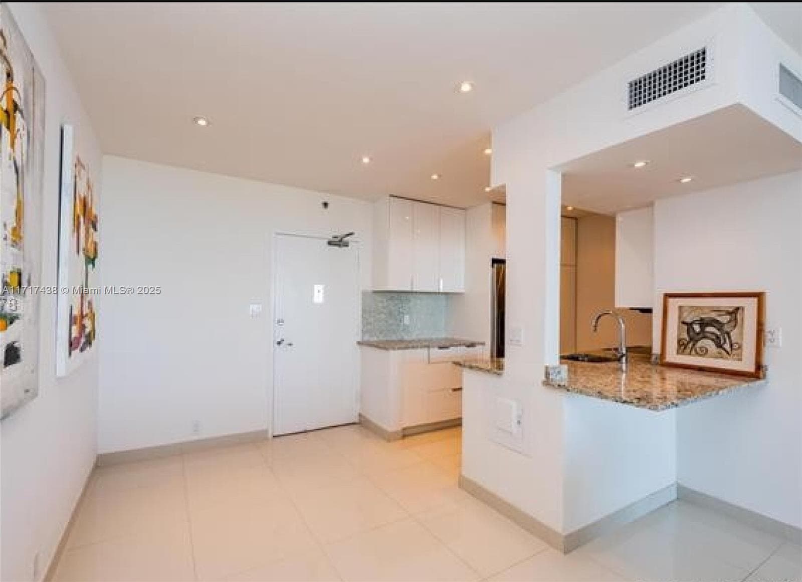 A11717438 — Miami Beach — 53