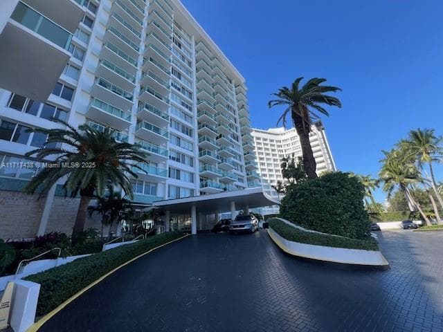 A11717438 — Miami Beach — 36