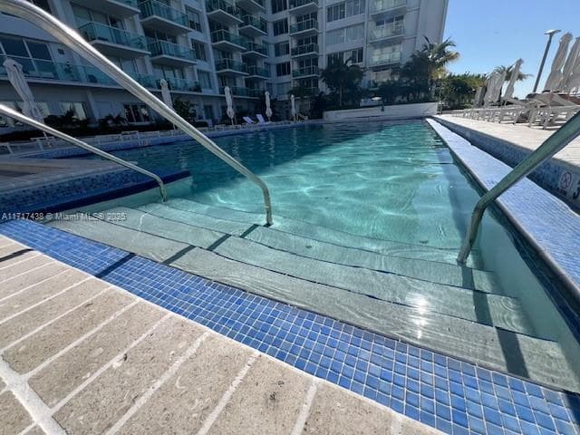 A11717438 — Miami Beach — 32