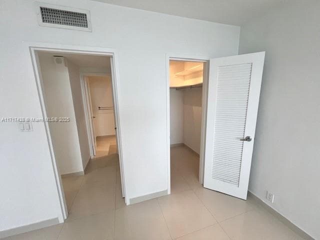 A11717438 — Miami Beach — 10
