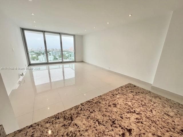 A11717438 — Miami Beach — 19