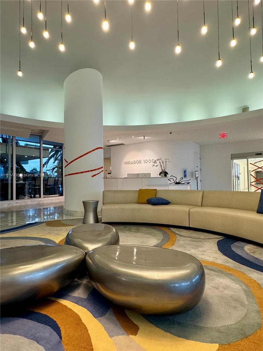 A11717438 — Miami Beach — 44