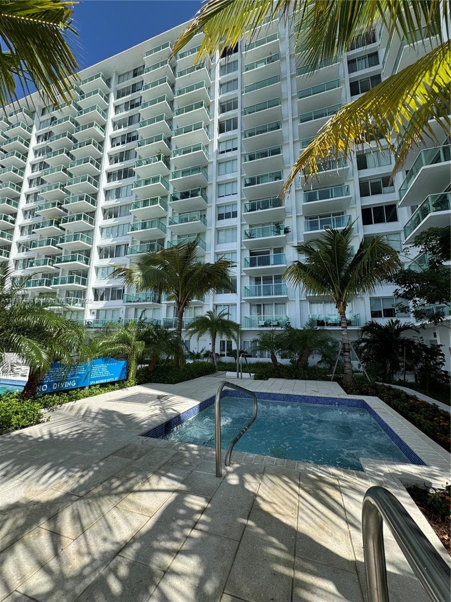 A11717438 — Miami Beach — 39