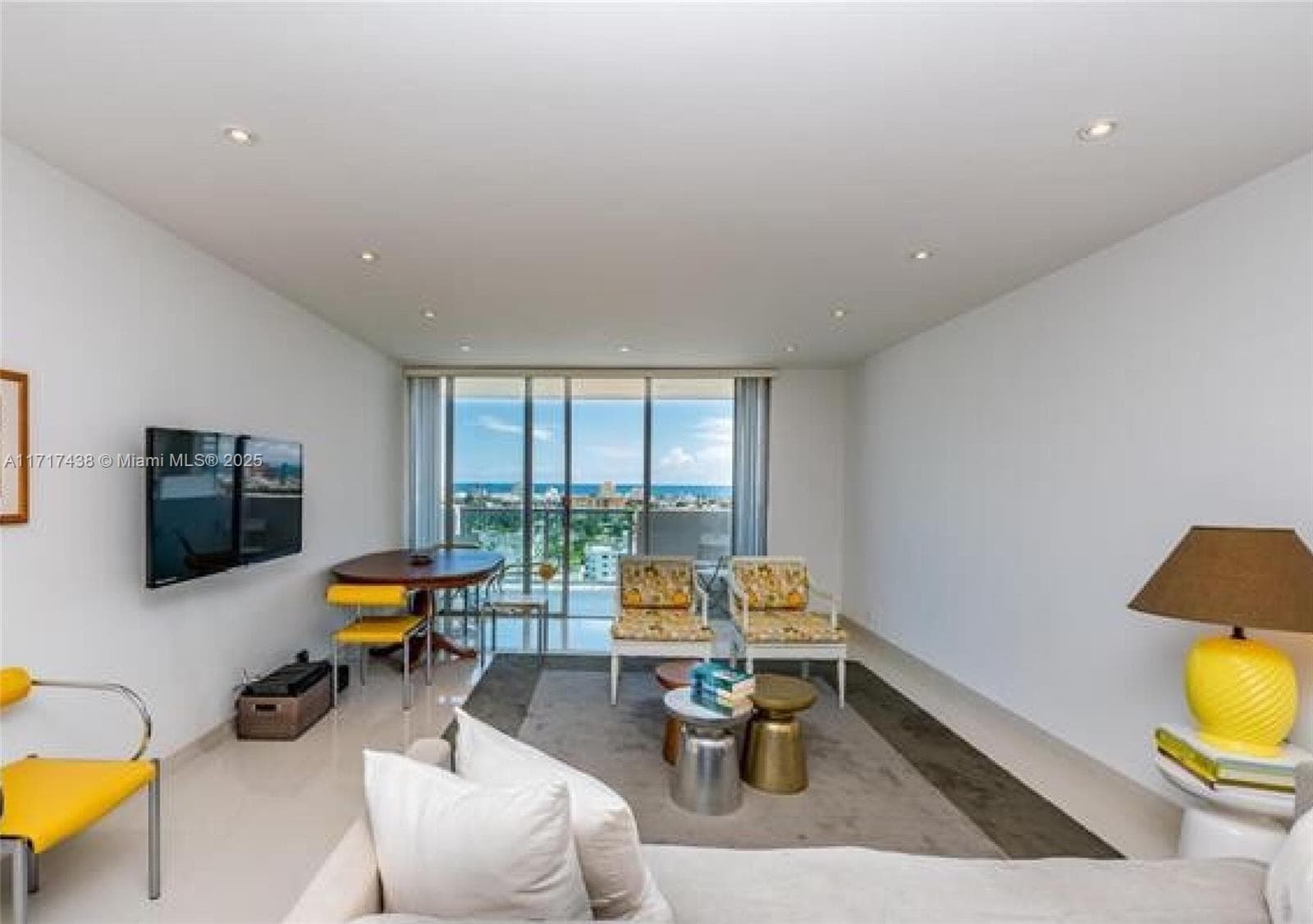 A11717438 — Miami Beach — 60