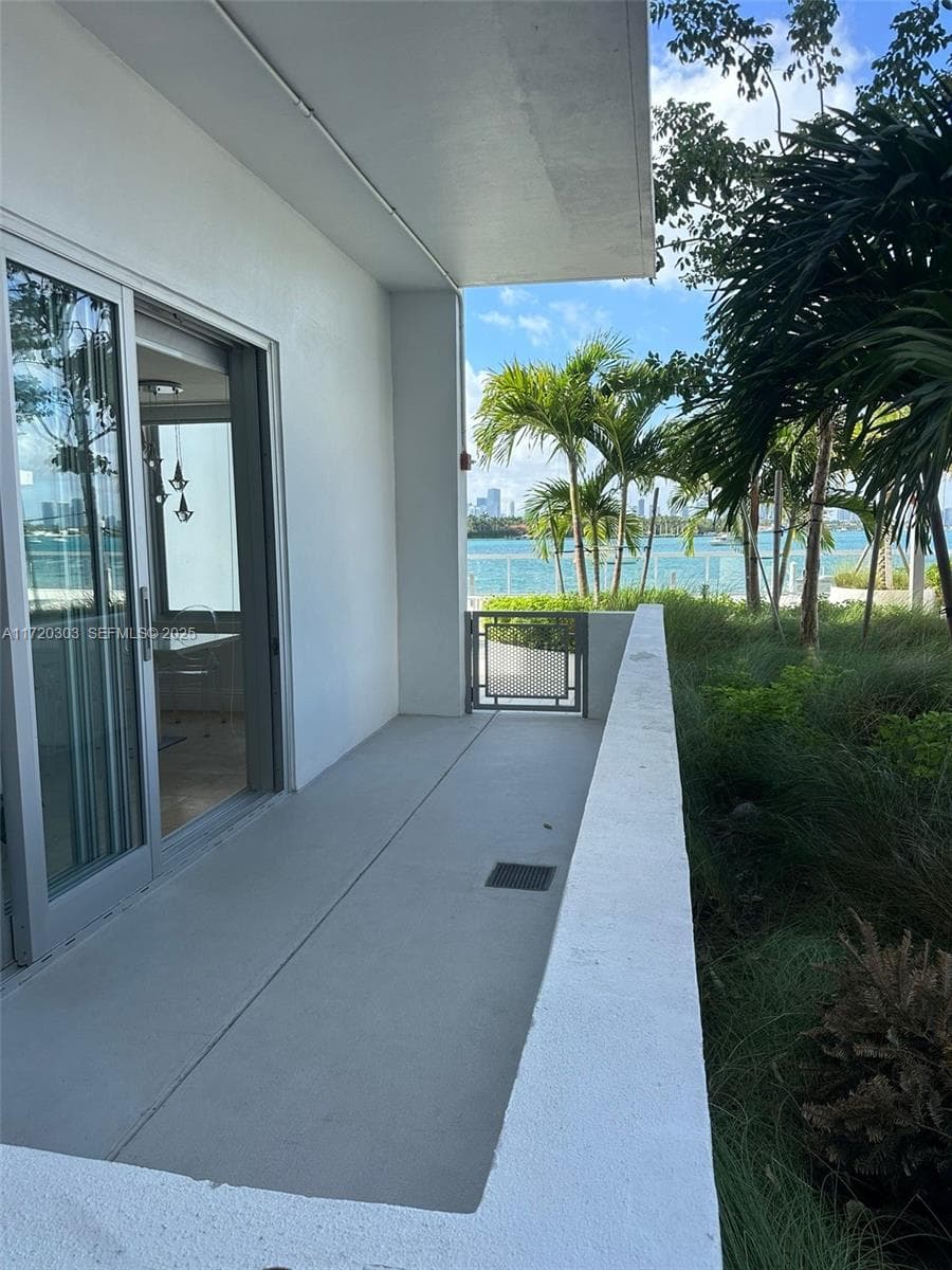 A11720303 — Miami Beach — 5