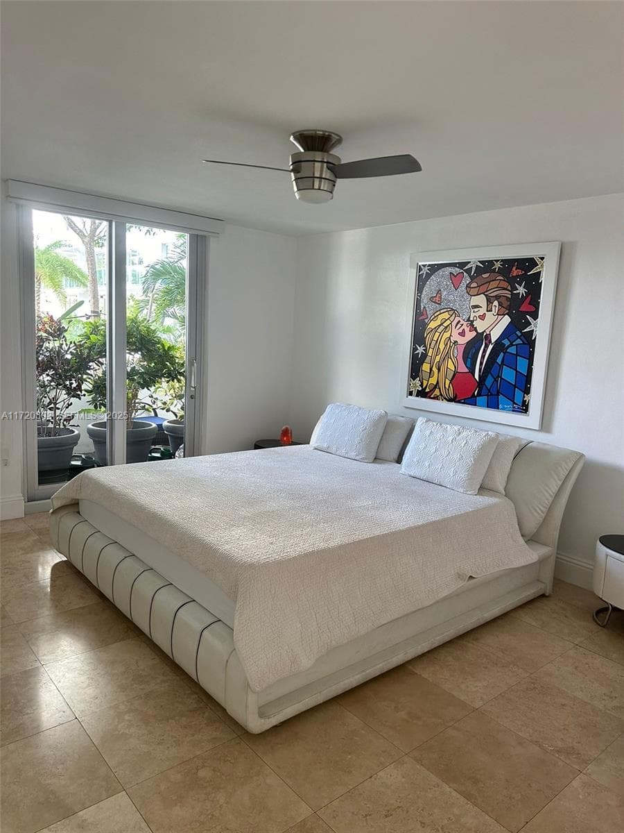 A11720303 — Miami Beach — 11
