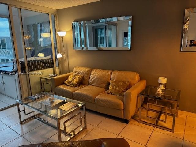 A11721478 — Miami Beach — 23