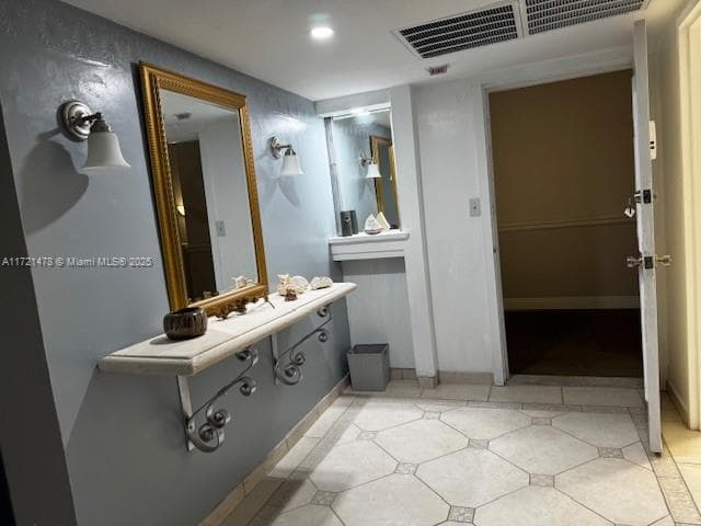 A11721478 — Miami Beach — 46