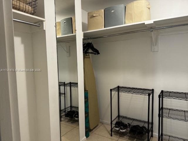 A11721478 — Miami Beach — 47