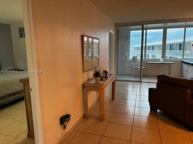A11721478 — Miami Beach — 18