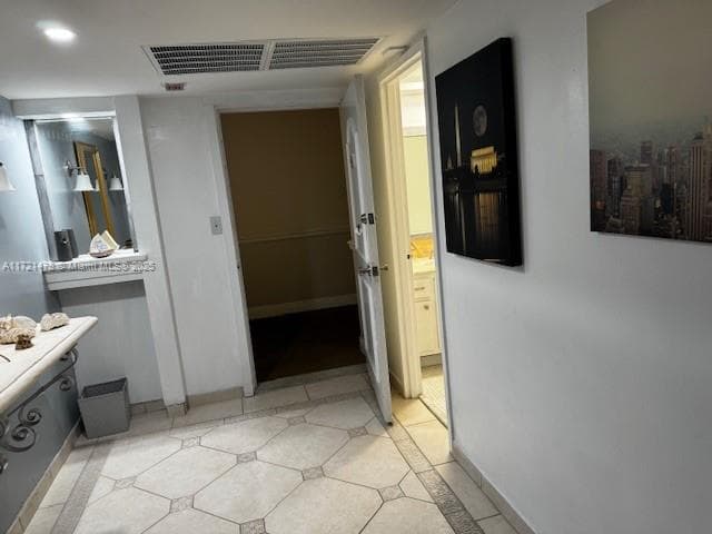 A11721478 — Miami Beach — 19