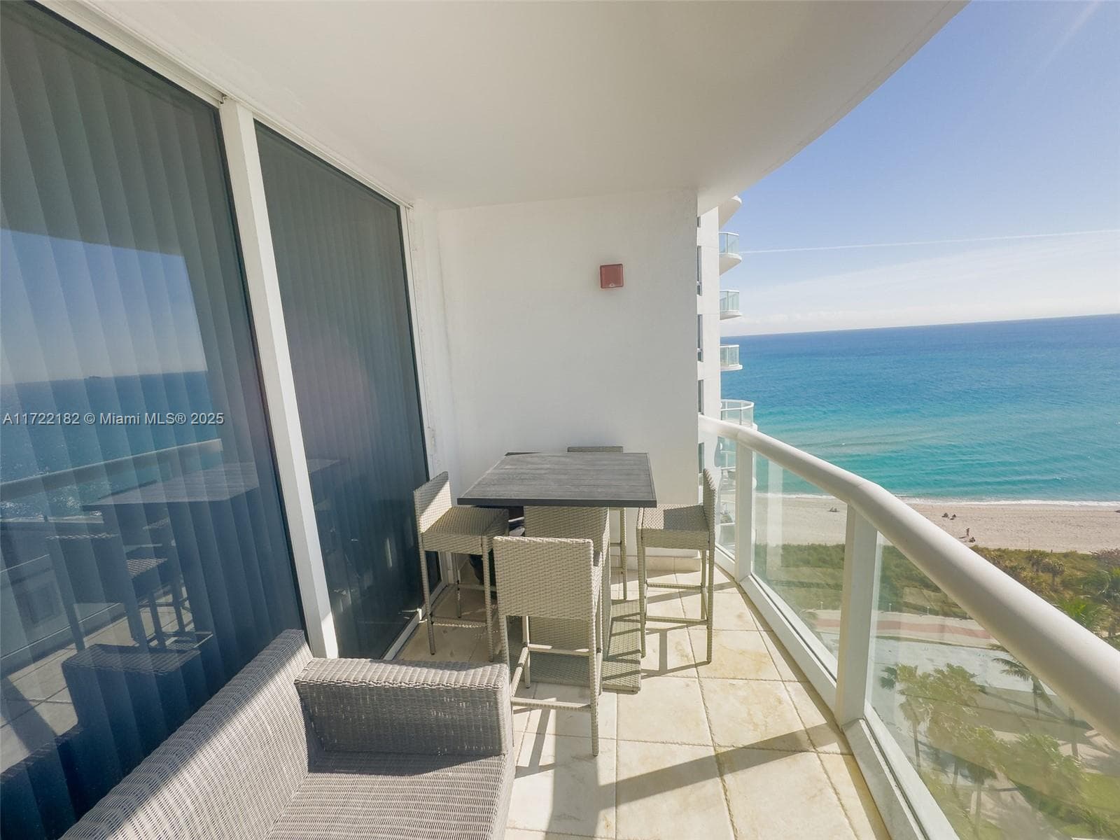 A11722182 — Miami Beach — 12