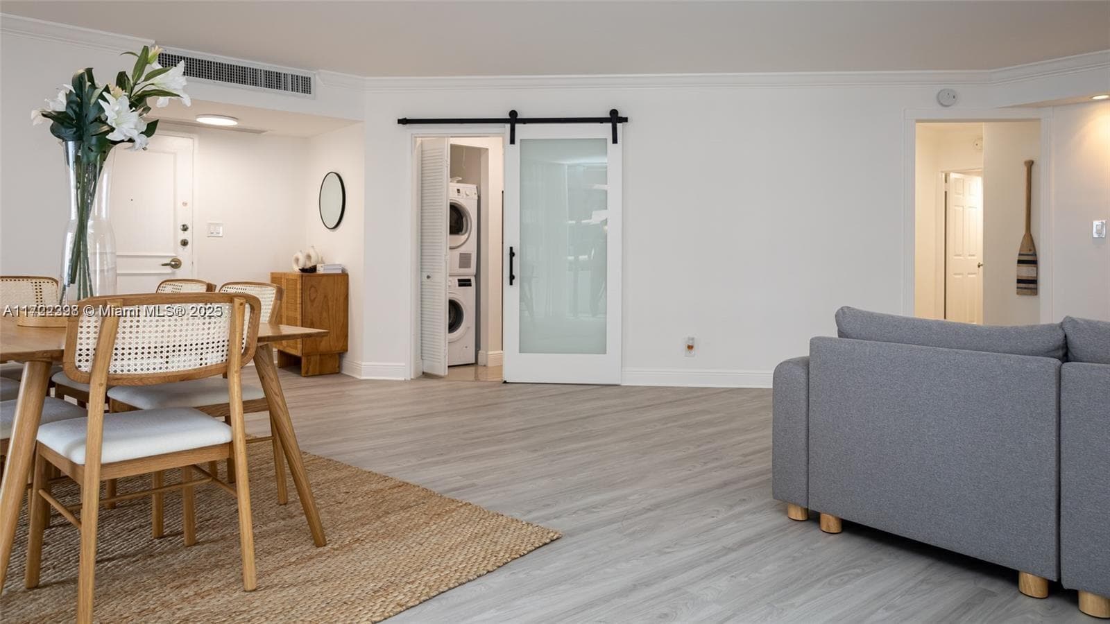 A11722398 — Miami Beach — 28