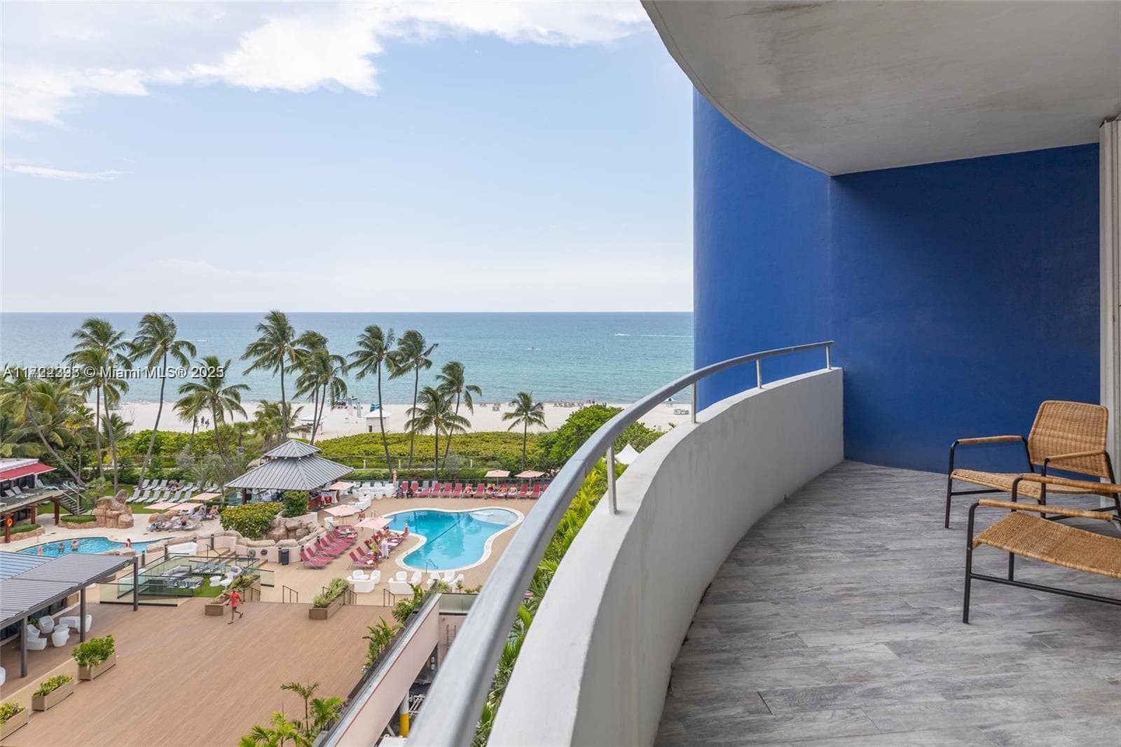 A11722398 — Miami Beach — 39