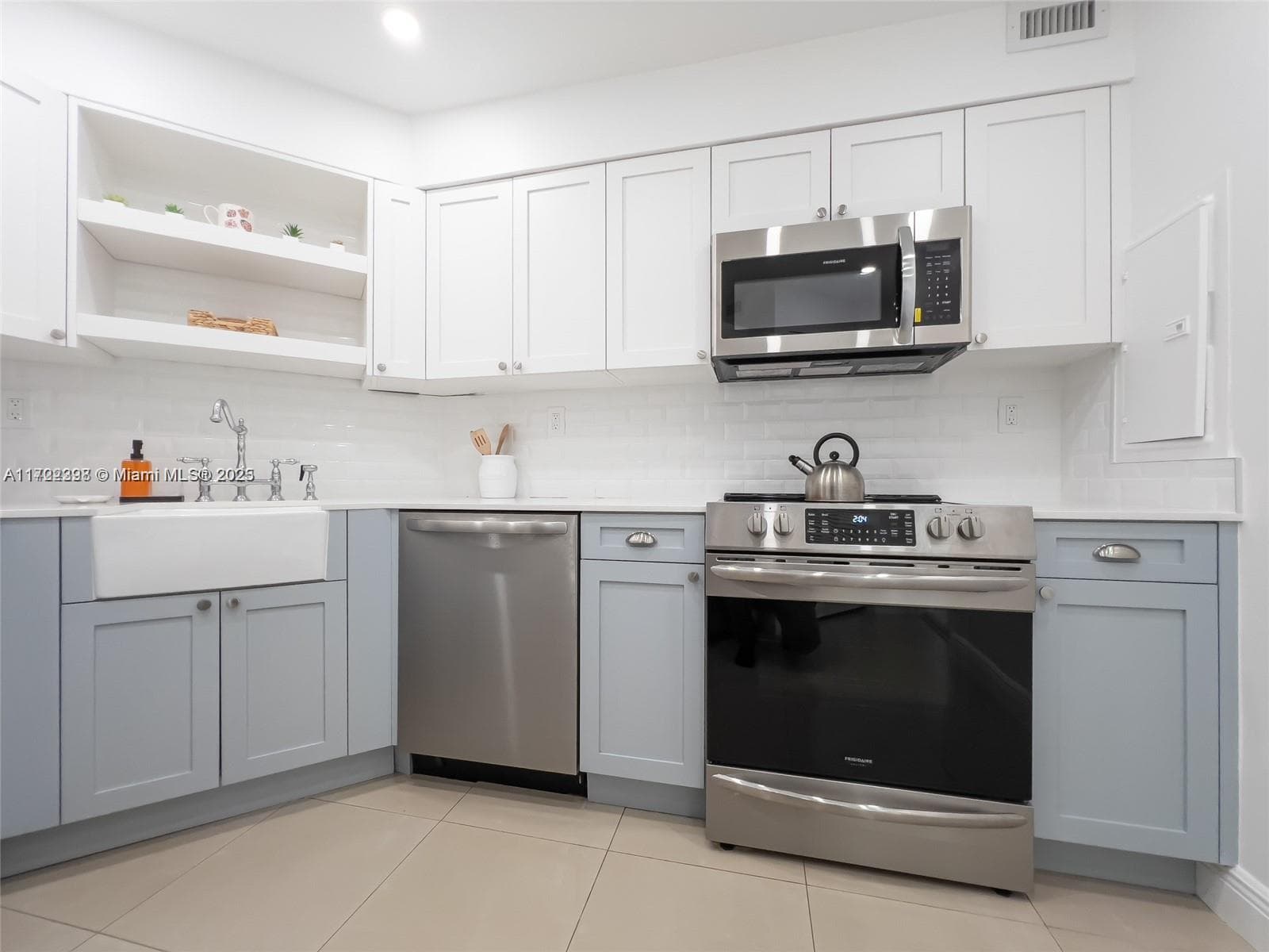 A11722398 — Miami Beach — 29