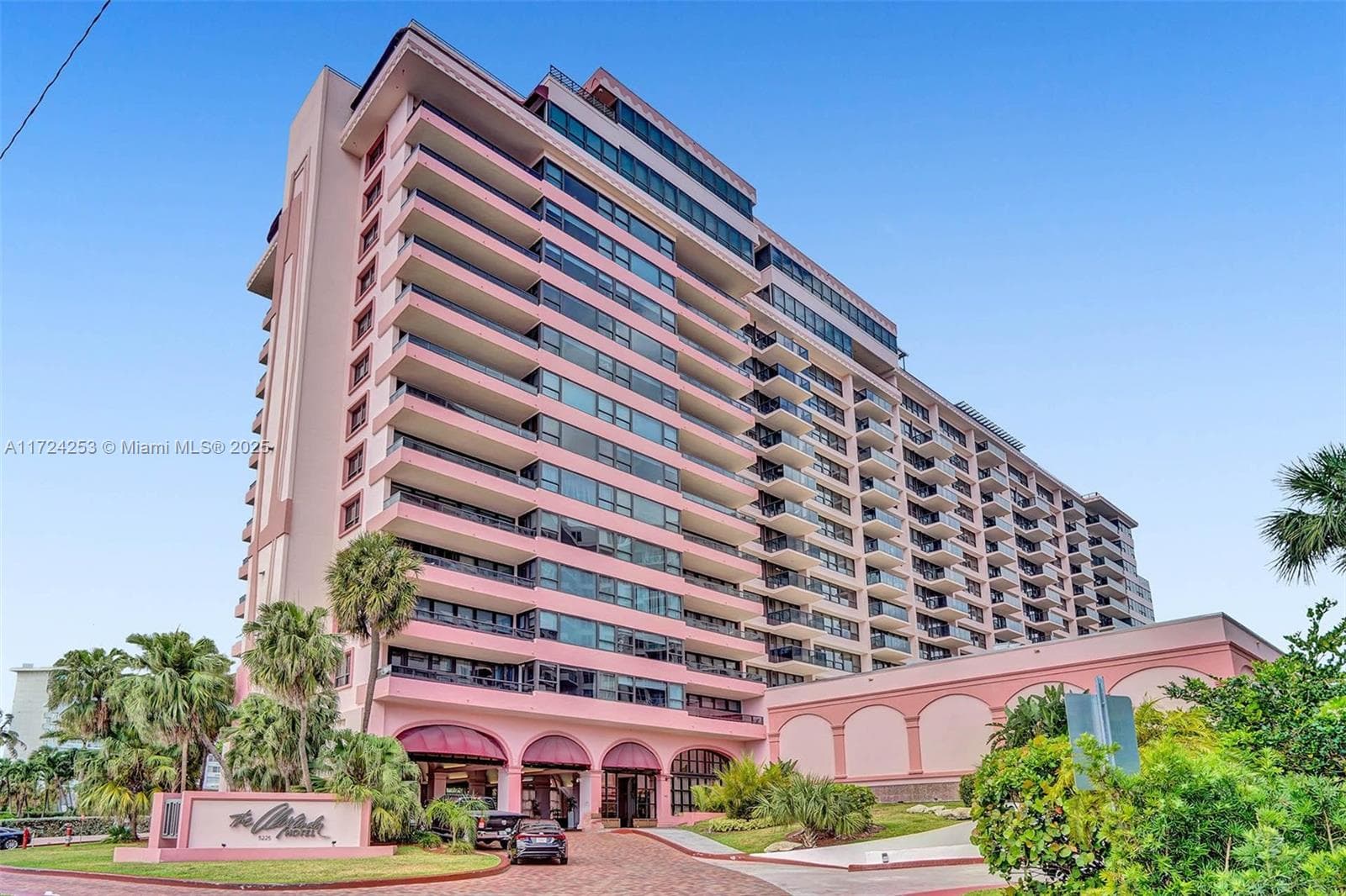 A11724253 — Miami Beach — 42