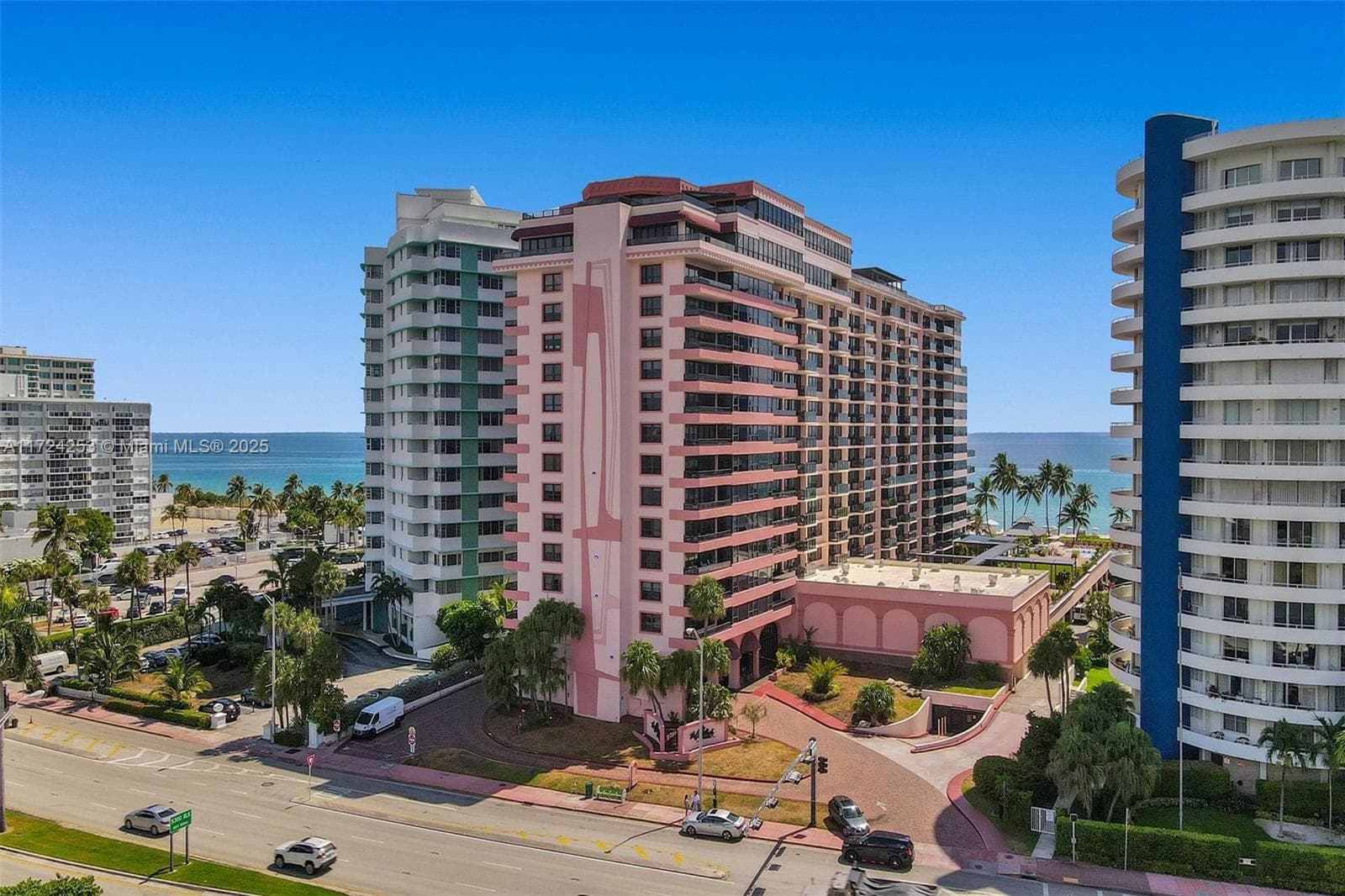 A11724253 — Miami Beach — 41