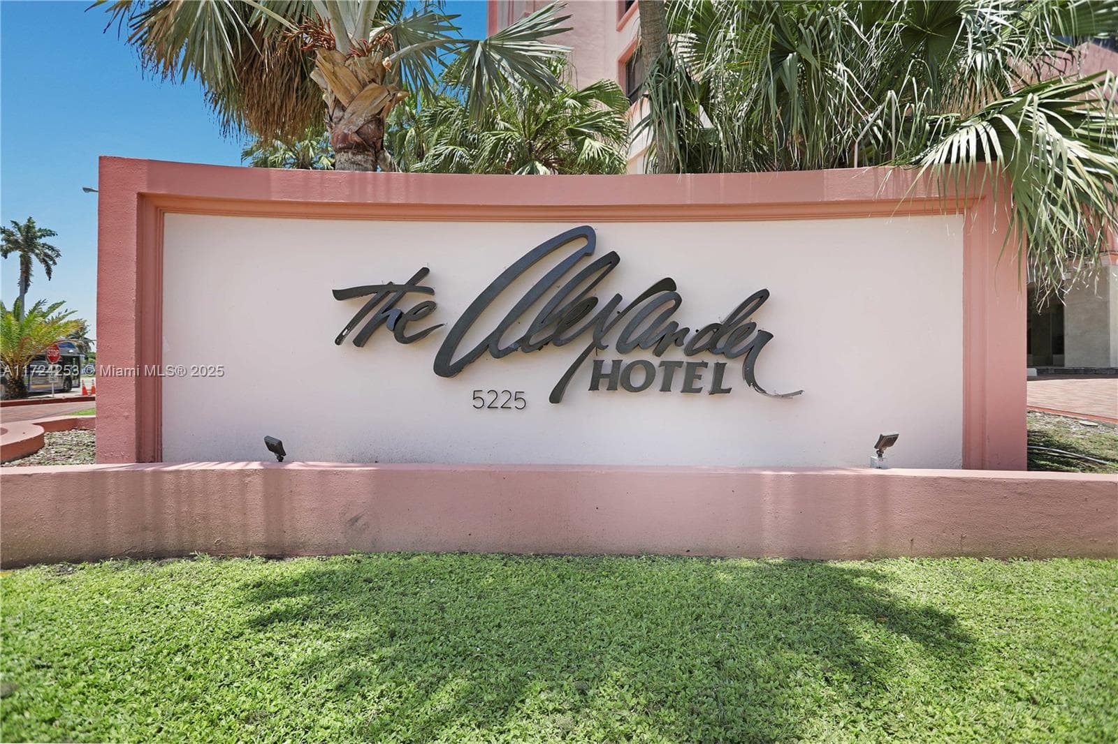 A11724253 — Miami Beach — 39