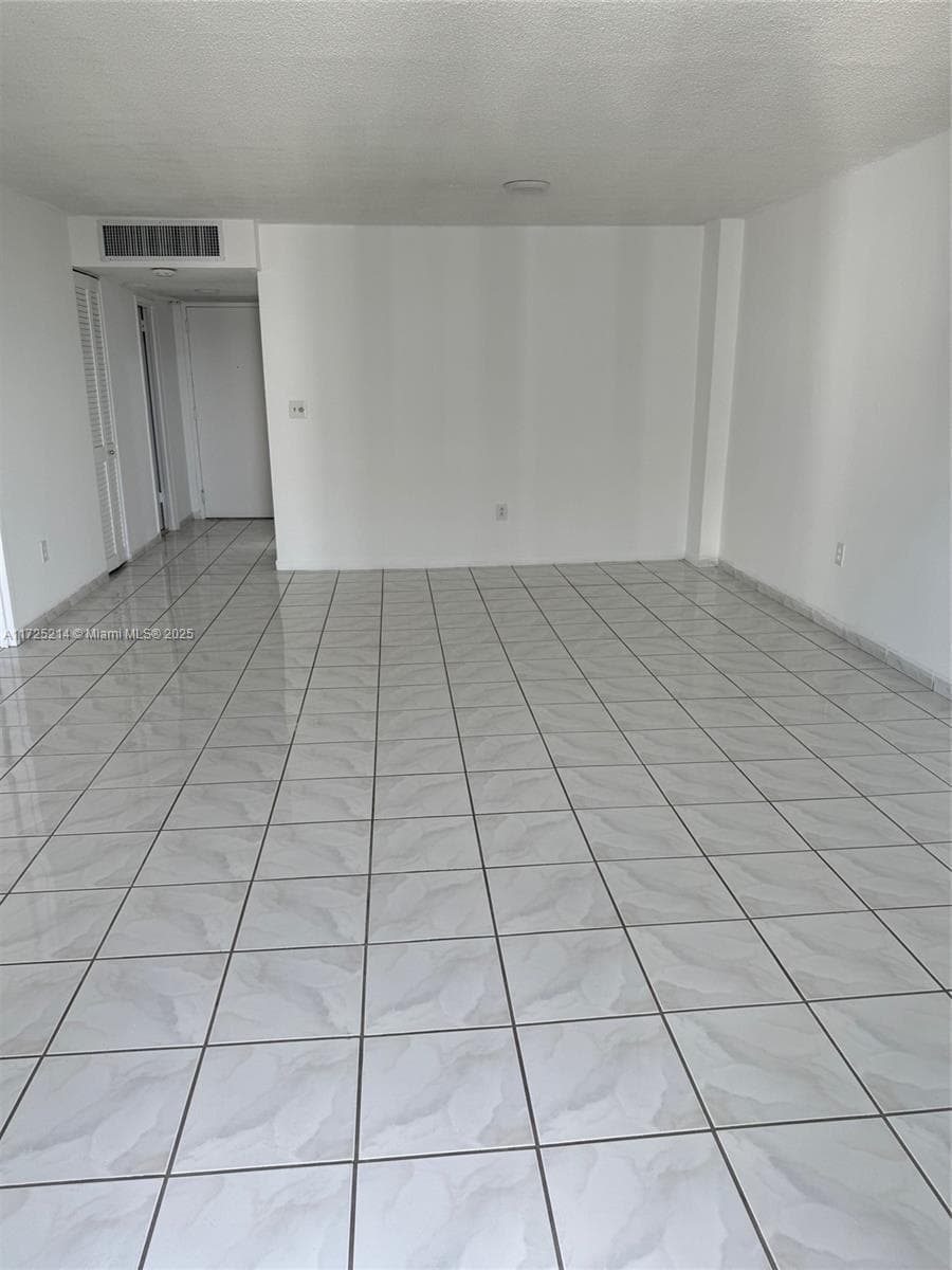 A11725214 — Miami Beach — 34