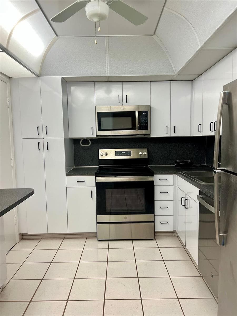 F10481037 — Miami Beach — 6