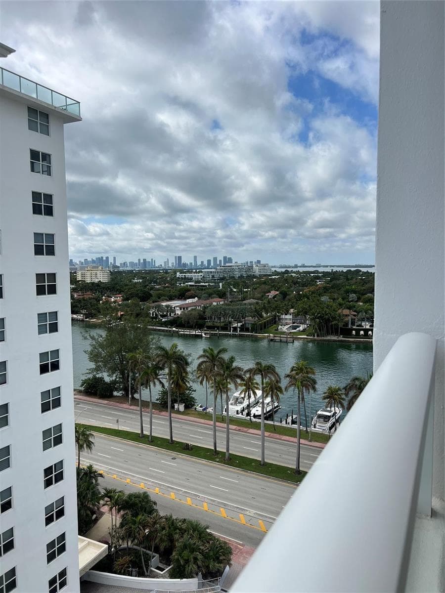 F10481037 — Miami Beach — 12