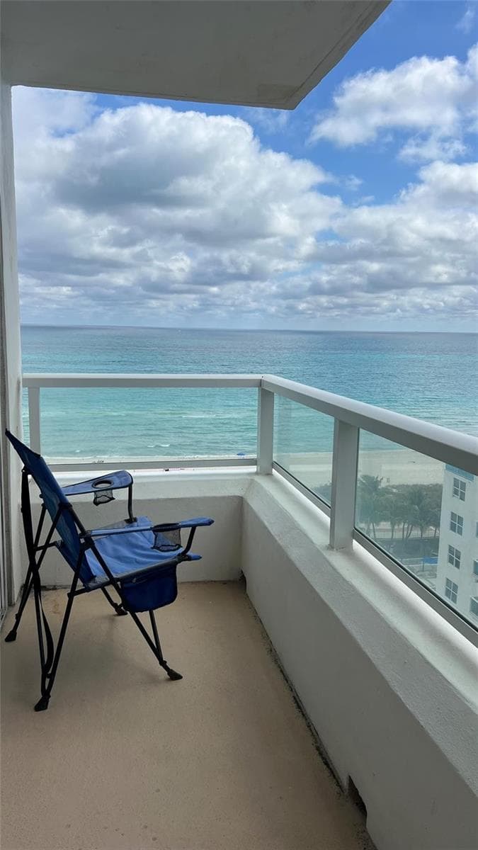 F10481037 — Miami Beach — 10