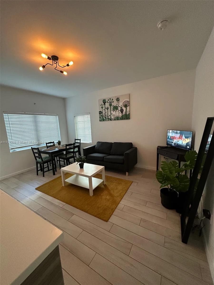 A11727299 — Miami Beach — 2