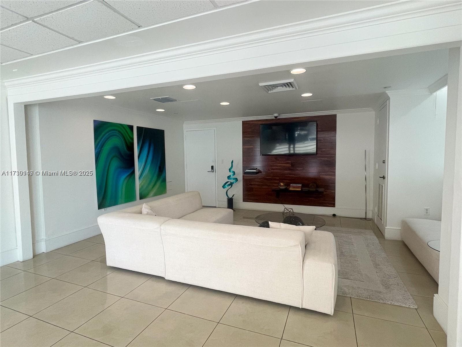 A11730149 — Miami Beach — 45