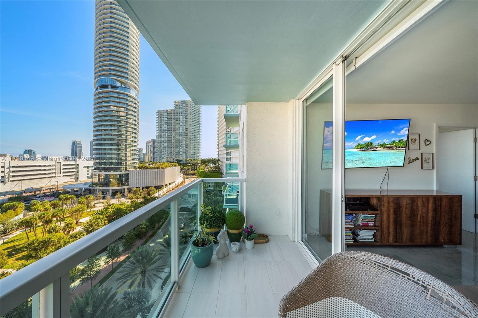 A11730149 — Miami Beach — 18