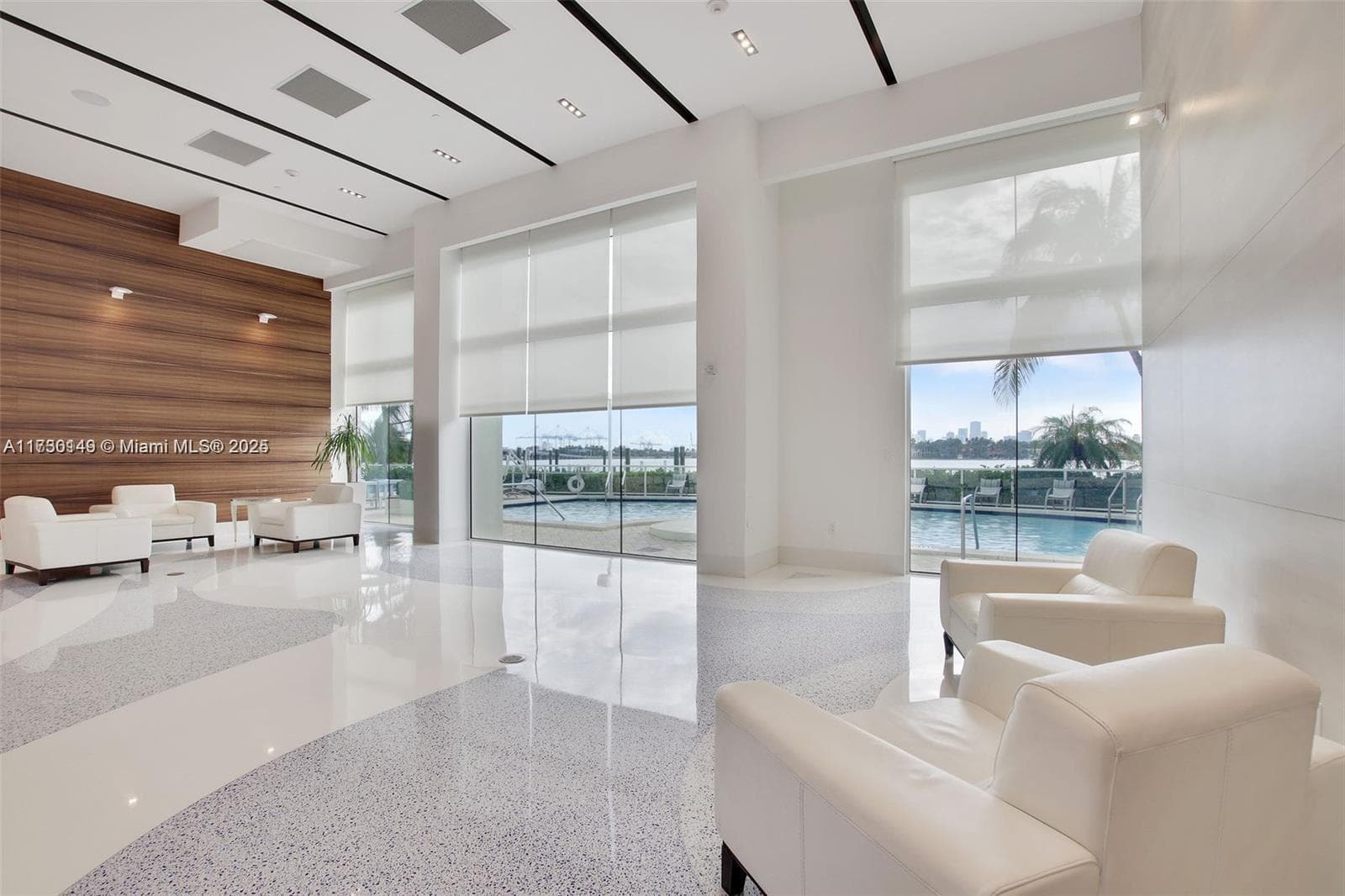 A11730149 — Miami Beach — 40