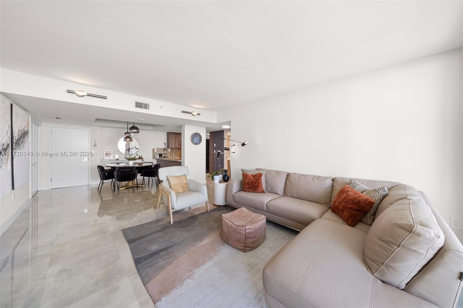 A11730149 — Miami Beach — 4