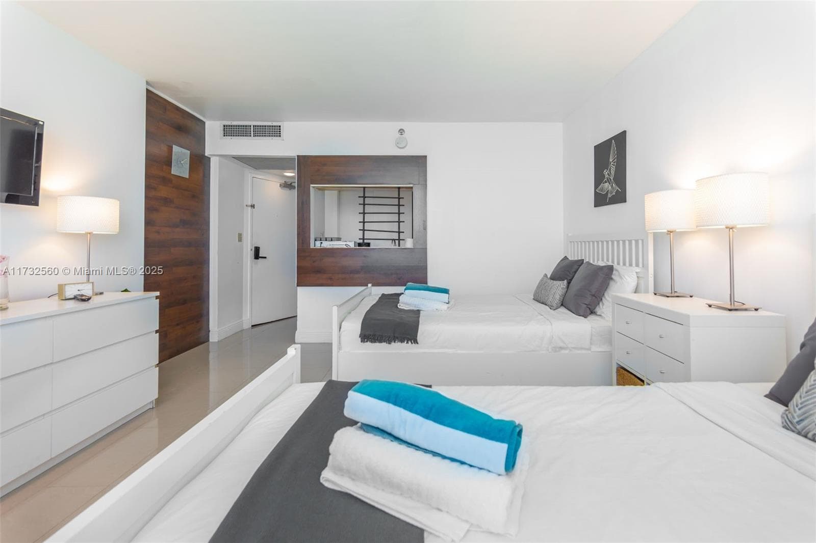 A11732560 — Miami Beach — 20