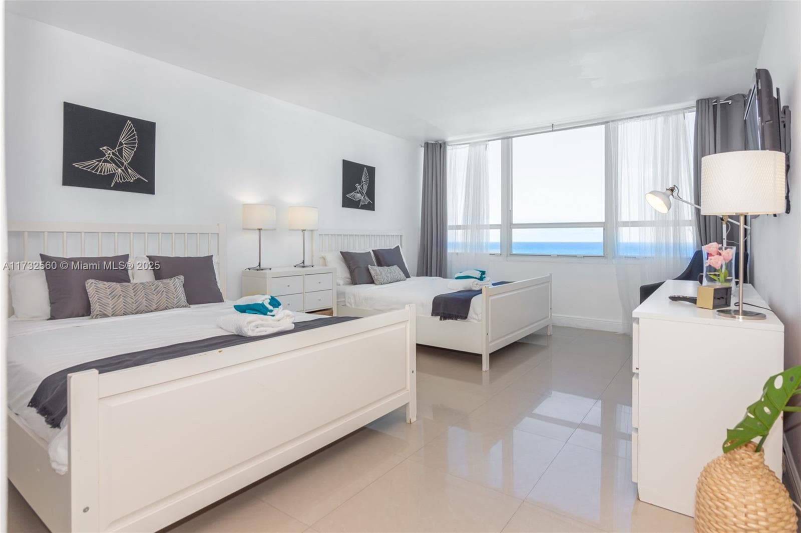 A11732560 — Miami Beach — 18