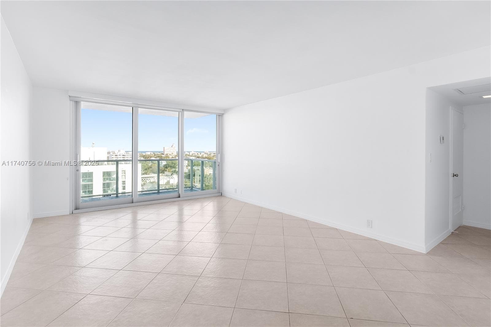 A11740756 — Miami Beach — 2