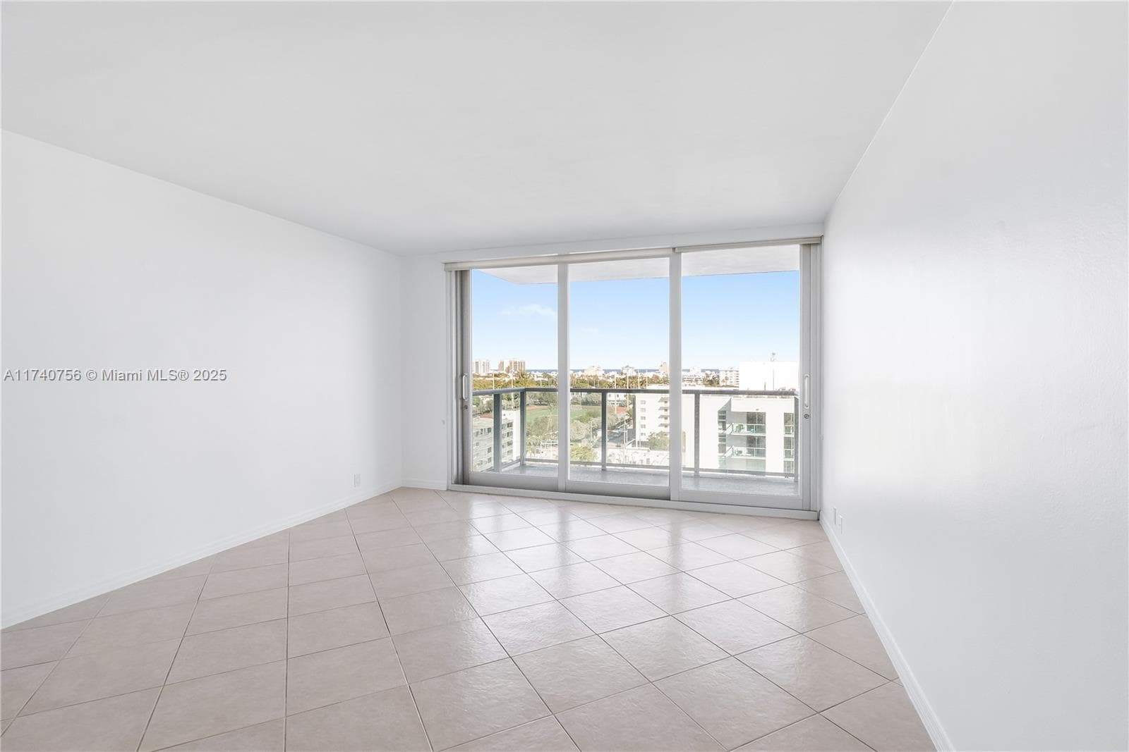 A11740756 — Miami Beach — 3