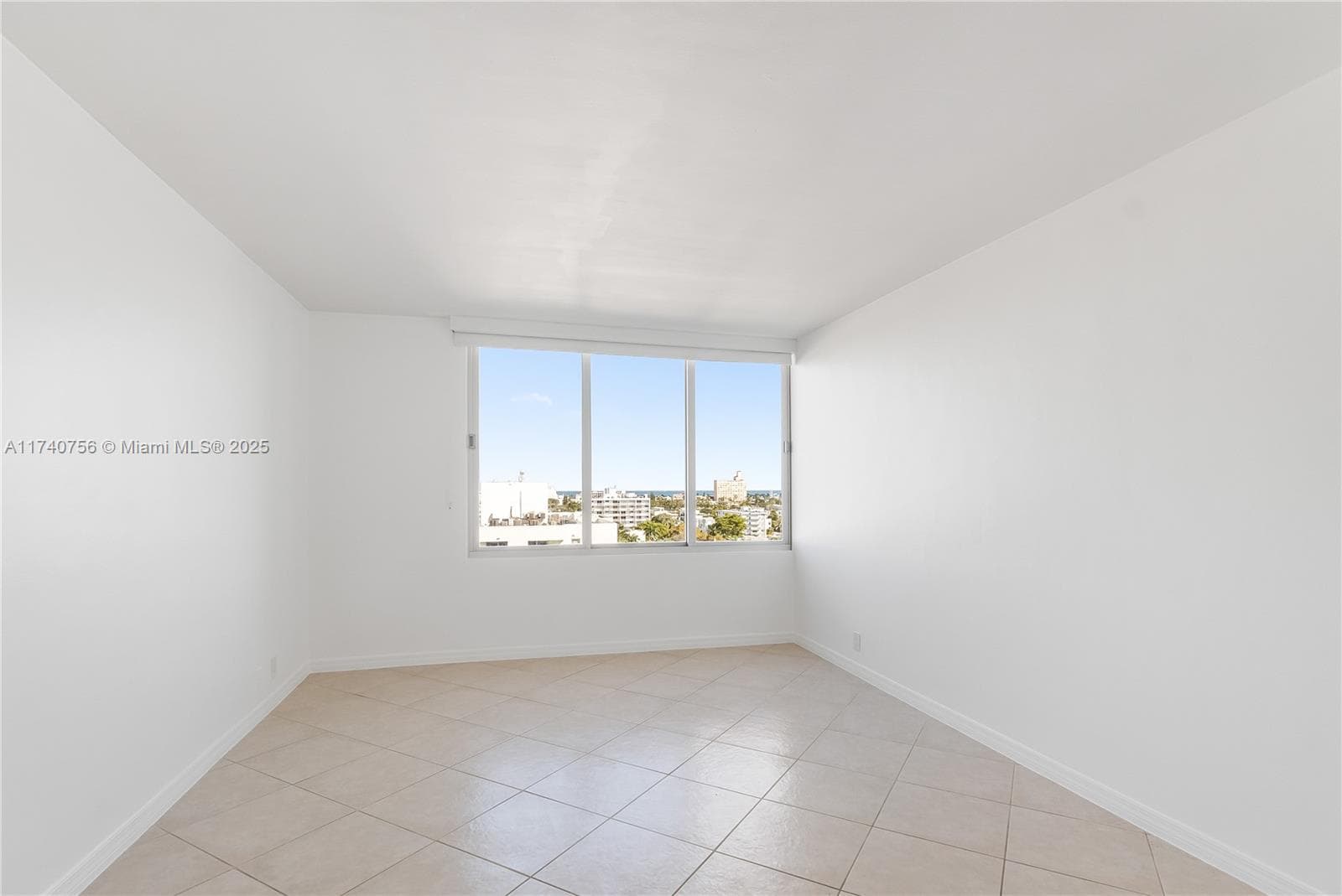 A11740756 — Miami Beach — 8
