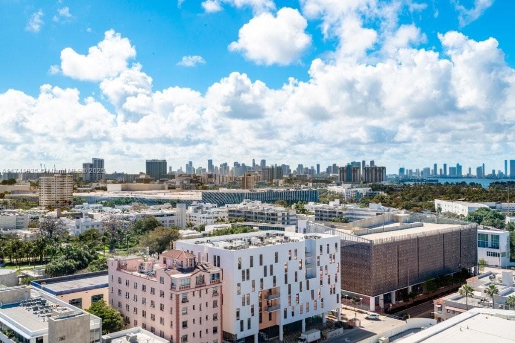 A11741035 — Miami Beach