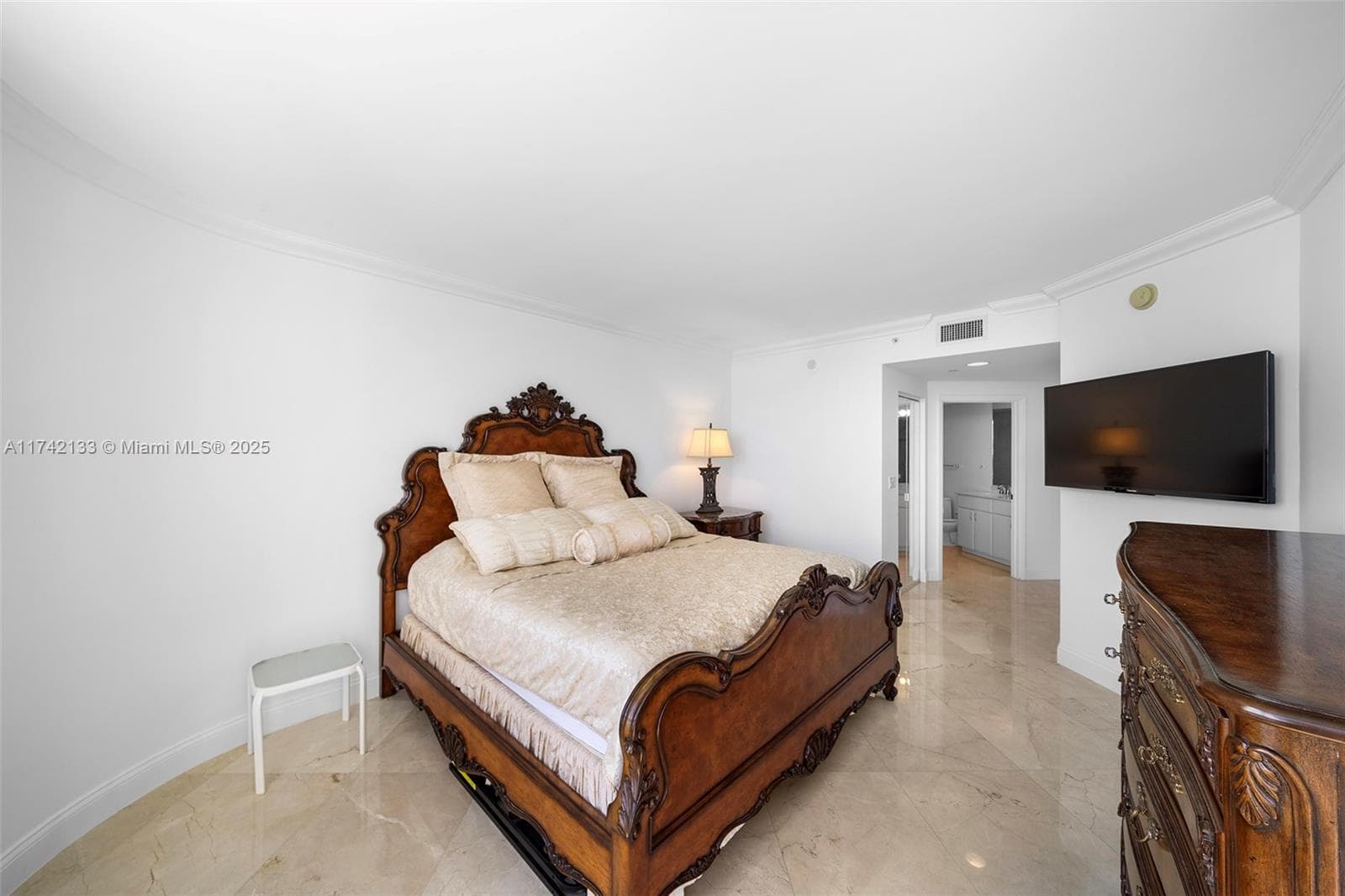 A11742133 — Miami Beach — 16