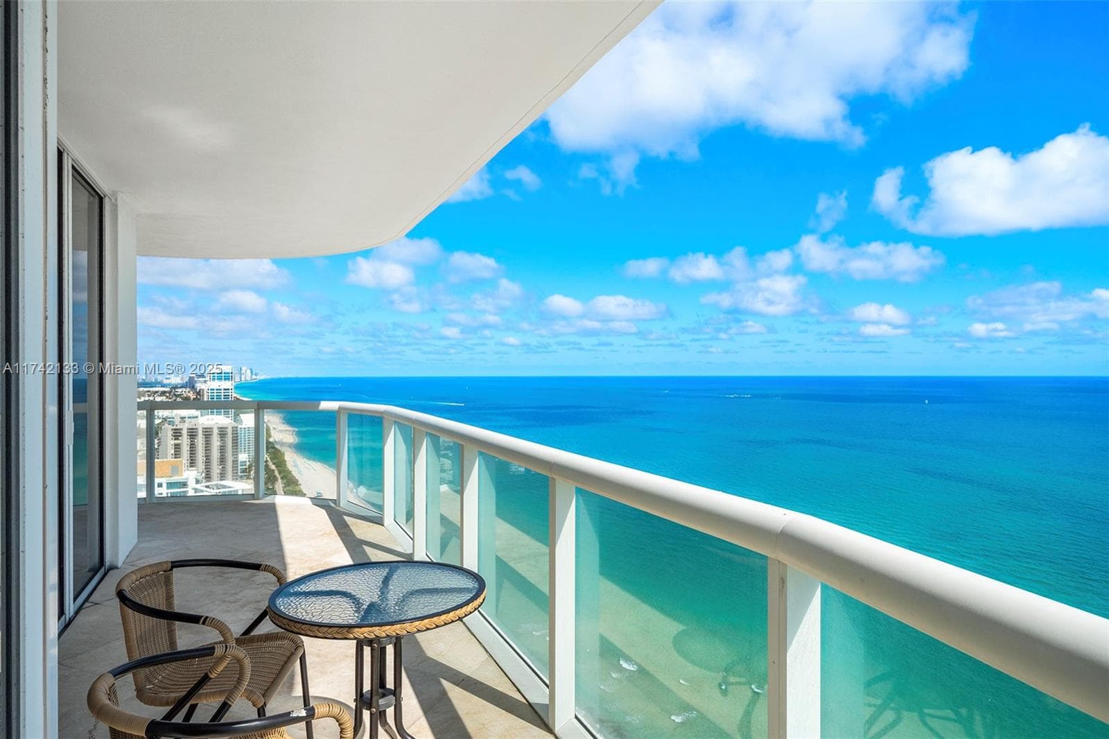 A11742133 — Miami Beach