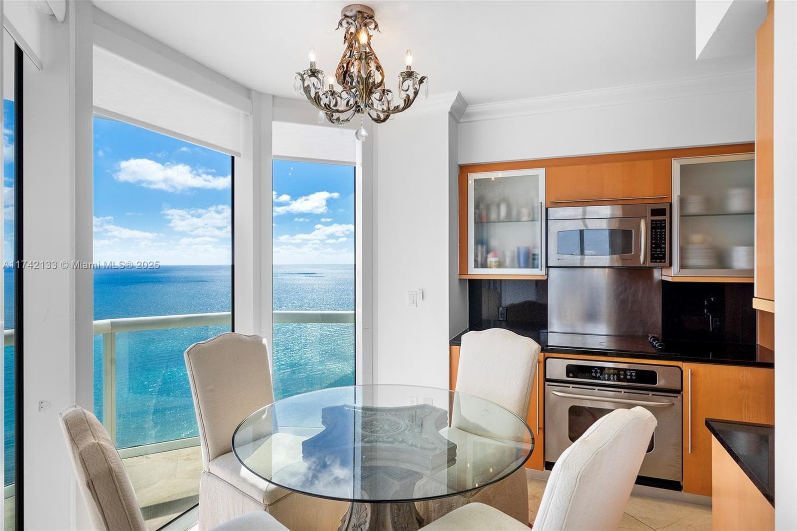 A11742133 — Miami Beach — 10