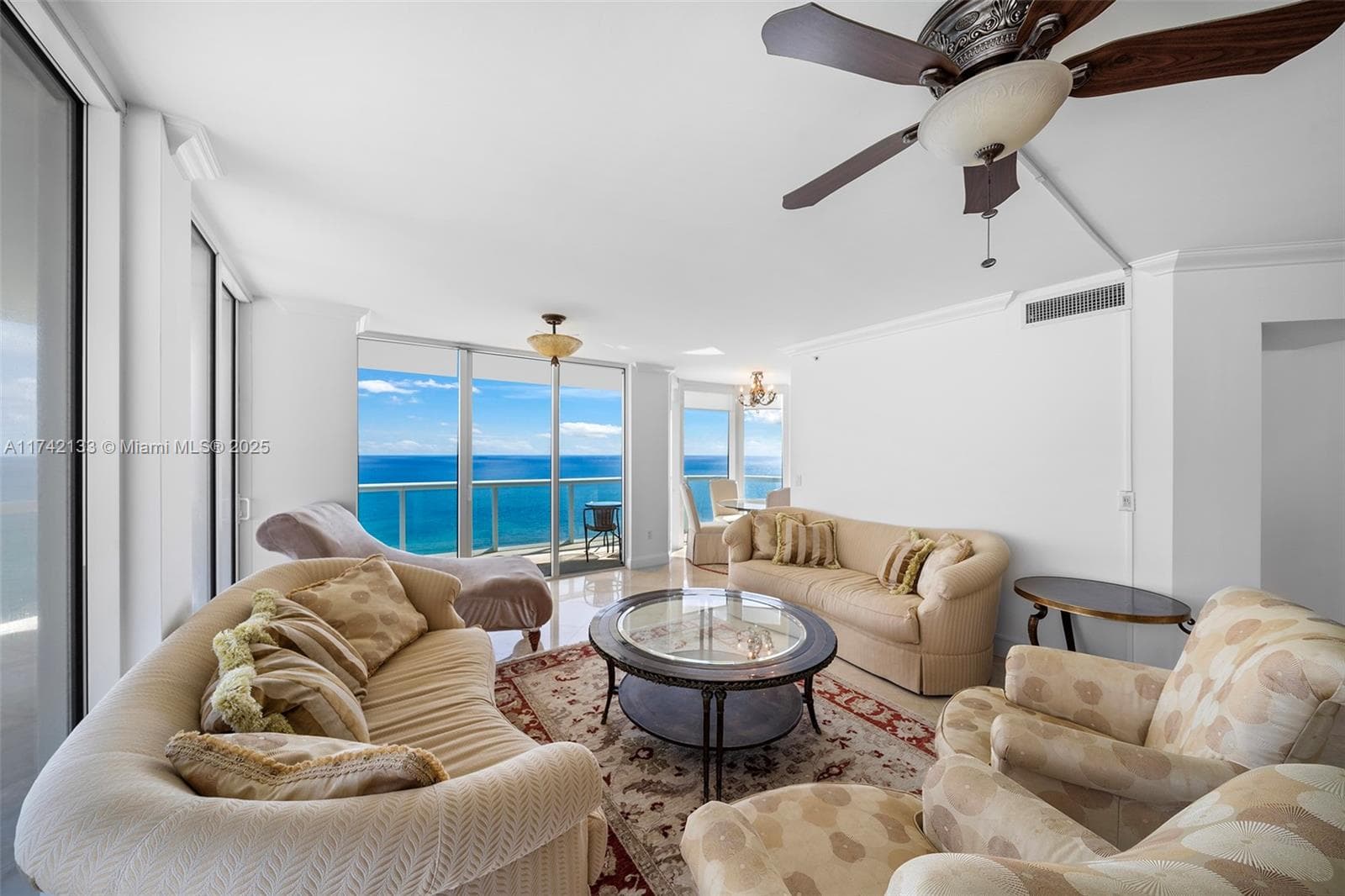 A11742133 — Miami Beach — 11