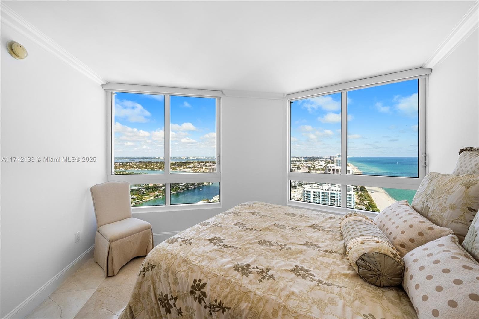 A11742133 — Miami Beach — 19