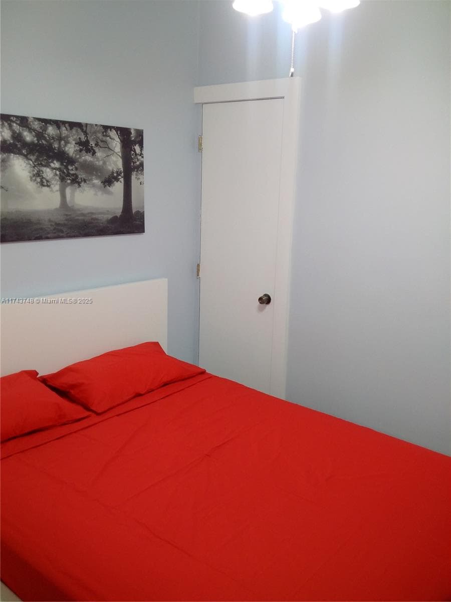 A11743748 — Miami Beach — 27
