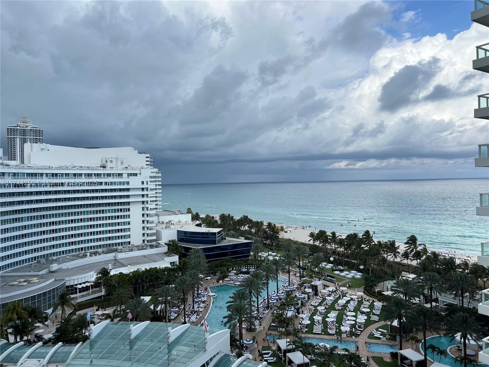 A11744250 — Miami Beach
