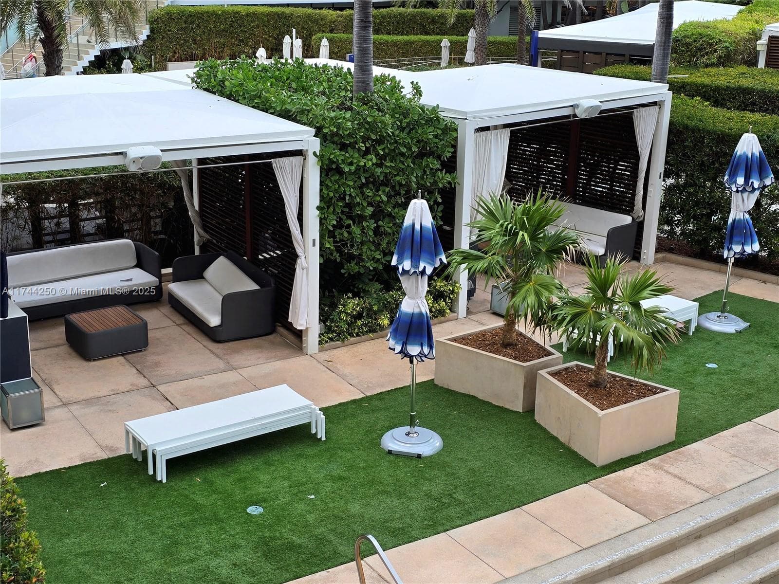 A11744250 — Miami Beach — 9