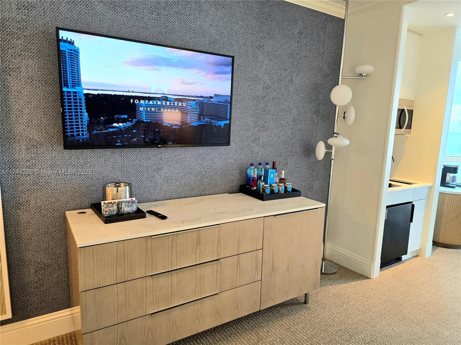 A11744250 — Miami Beach — 4